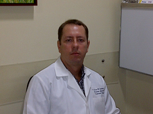 Dr. Carlos M. Saldivia R.
