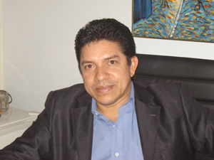 Dr. Didier González